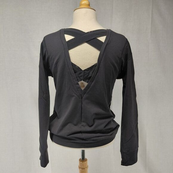 Under Armour Tops - The North Face Black LS Sweatshirt w/ CrissCross Back & Mesh Arm Detail SZ S
